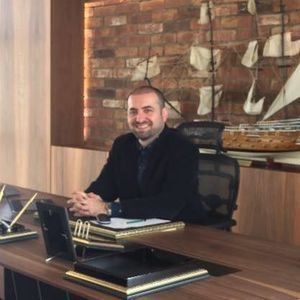 Meet your Posher, Akif